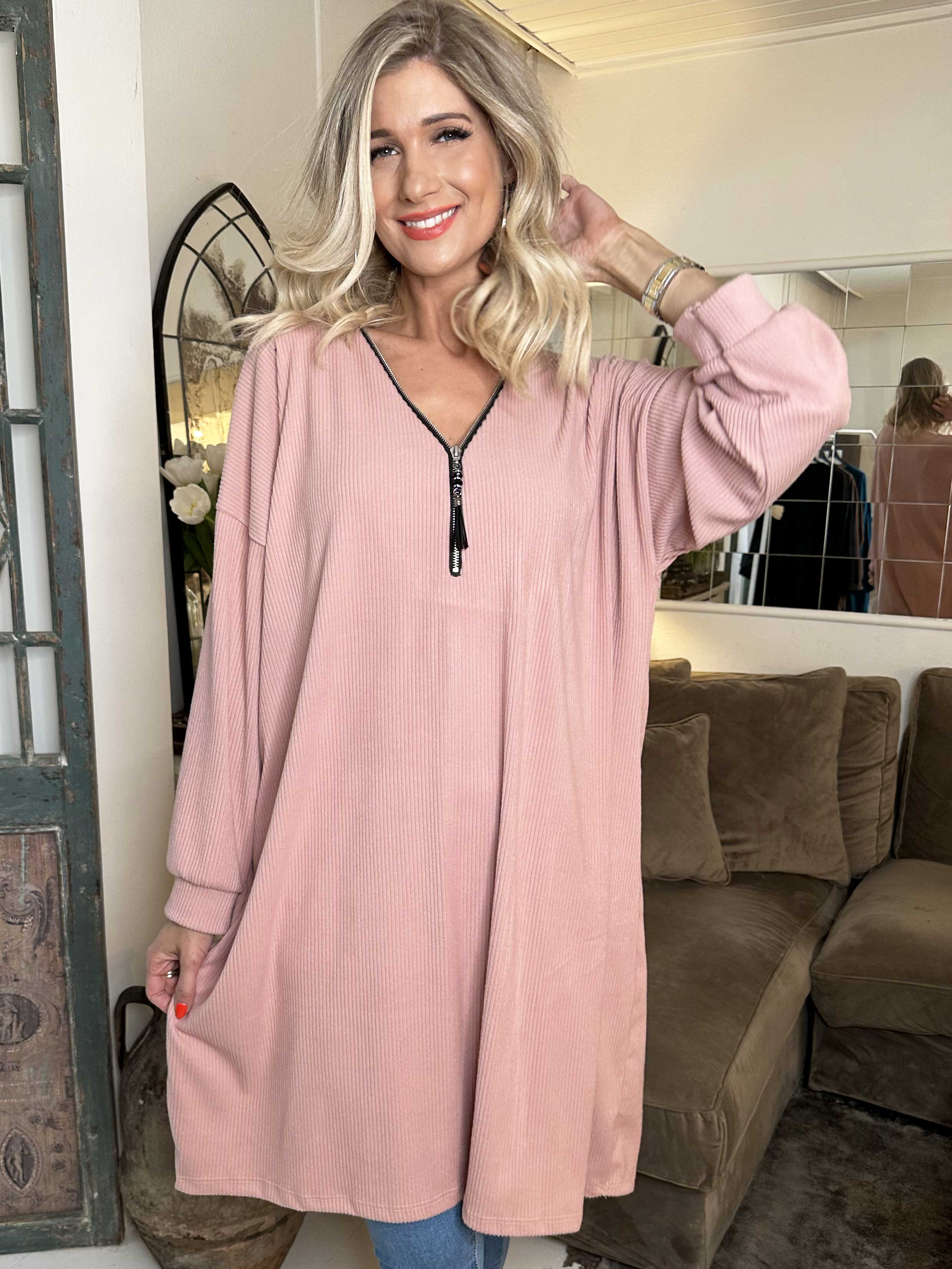 Liana - Mjuk ribbad klänning med dragkedja